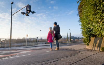 4 Ways to Teach Kids About Crossing the Road This Summer Vacation