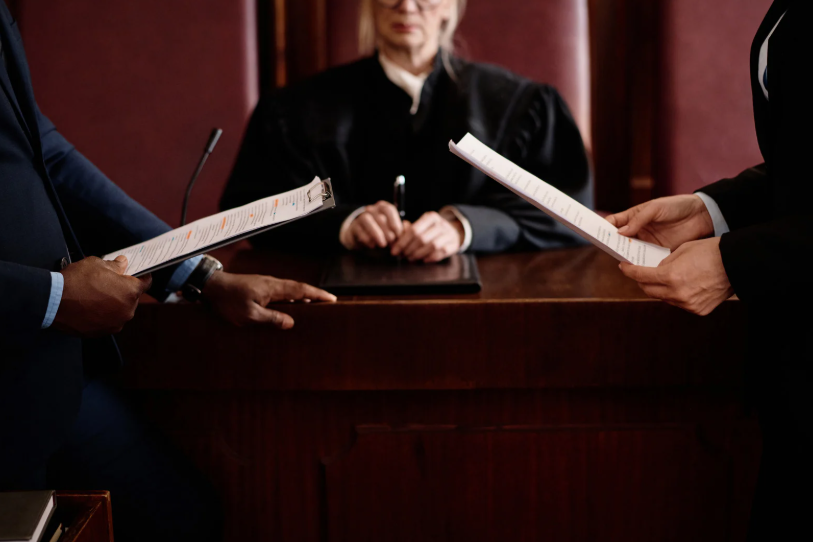 Settlement vs. Trial: How the Decision Gets Made